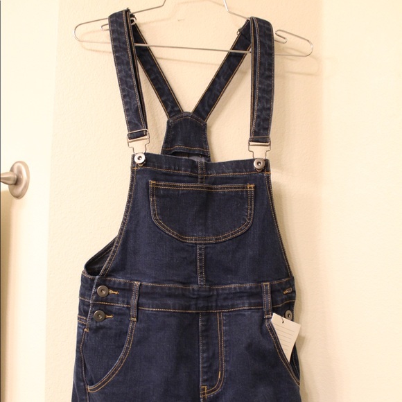 MODCLOTH Overall Shorts - Picture 2 of 5